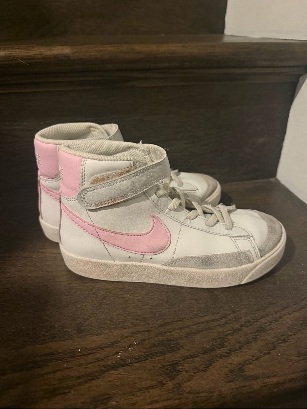 Nike Kids White & Pink mid blazer